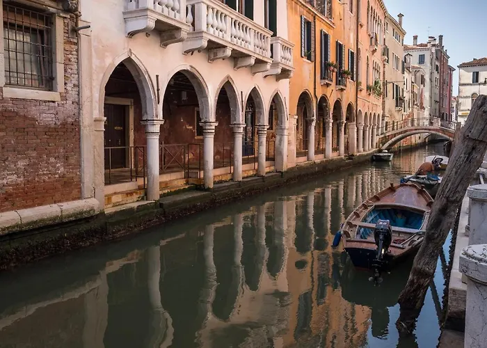 ベッド・アンド・ブレックファスト Ca Del Poeta 3*