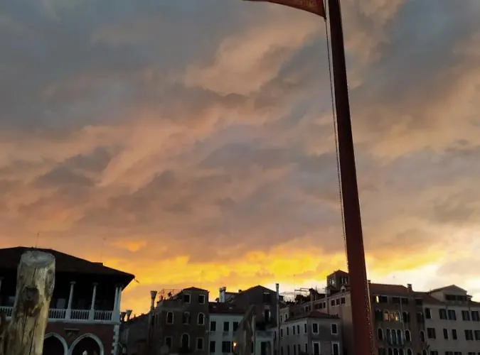 לינה וארוחת בוקר Ca Del Poeta ונציה